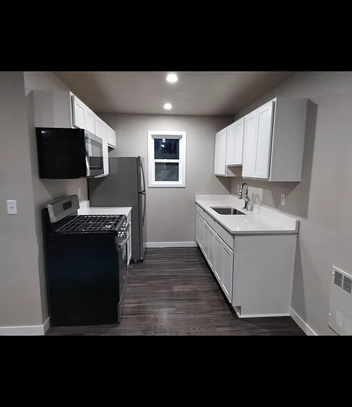 3303 E Bremer Ave — Photo 12