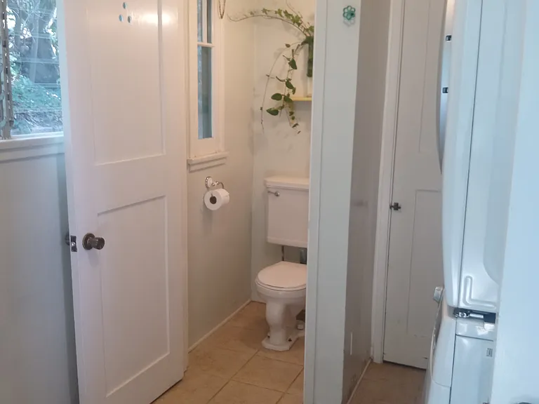1/4 bath in laundry