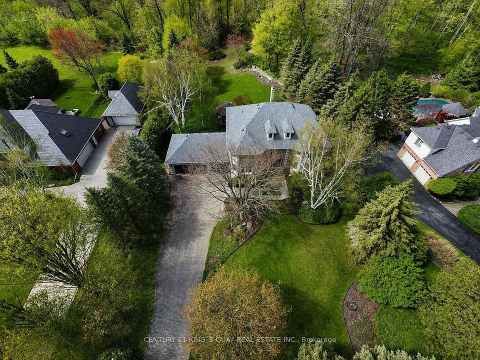 1st image of 110 Crawford Cres