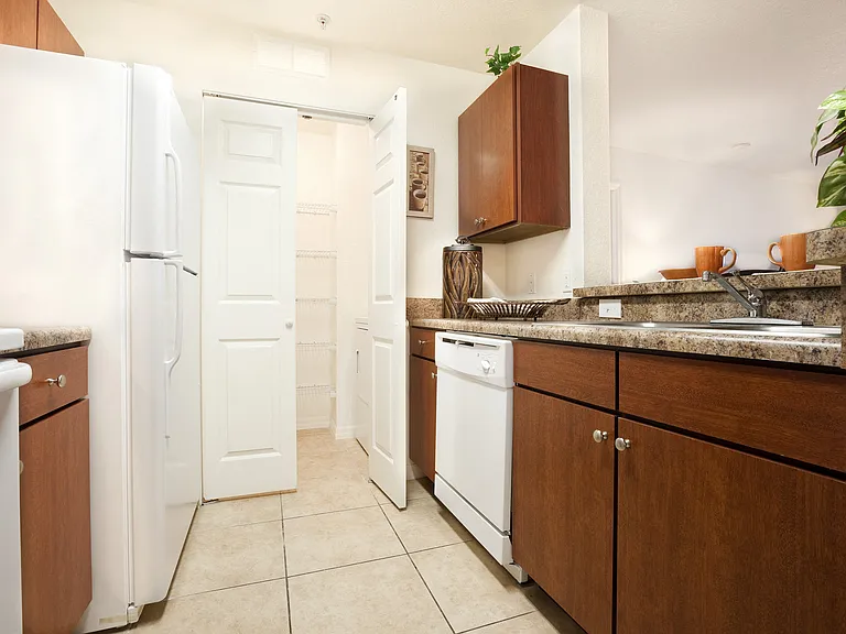 Laurel Oaks — Photo 13