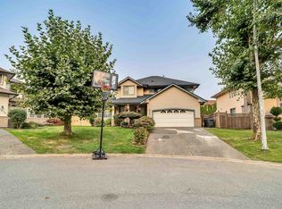 8662 141b St, Surrey, BC V3W0S3