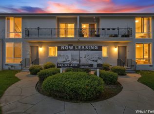 1945 Garth, Los Angeles, CA 90034