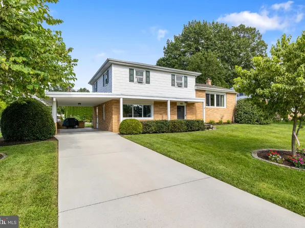 403 Allegheny Dr, Mechanicsburg, PA 17055