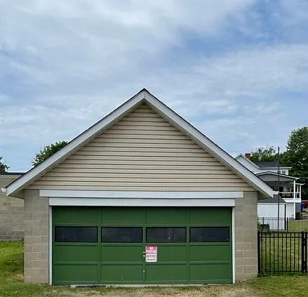 Your own private detached Garage comes with the lease. The property also provides a private backyard with off-street parking.