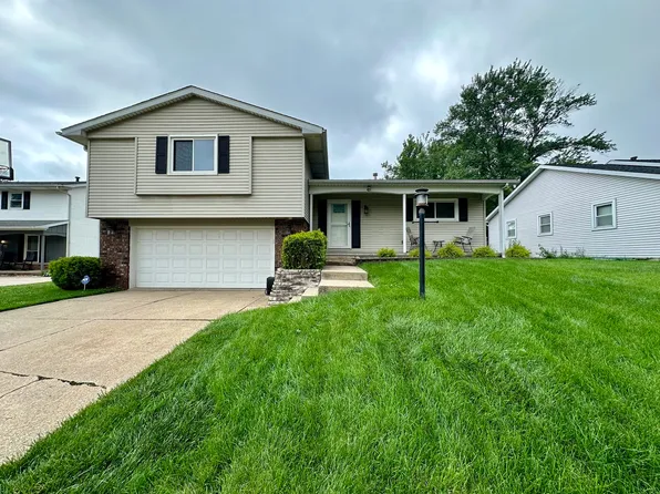 3913 N Kathy Ln, Peoria, IL 61615