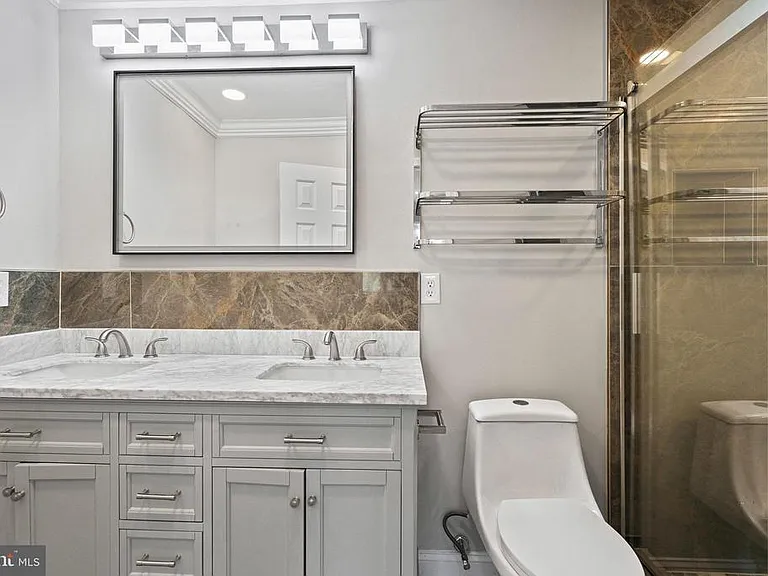 8251 Clifton Farm Ct — Photo 26