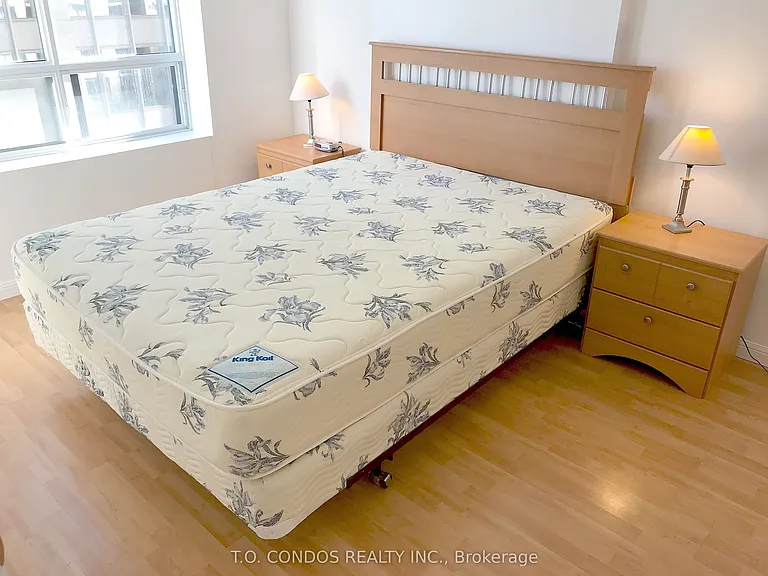 140 Simcoe St #610 — Photo 14