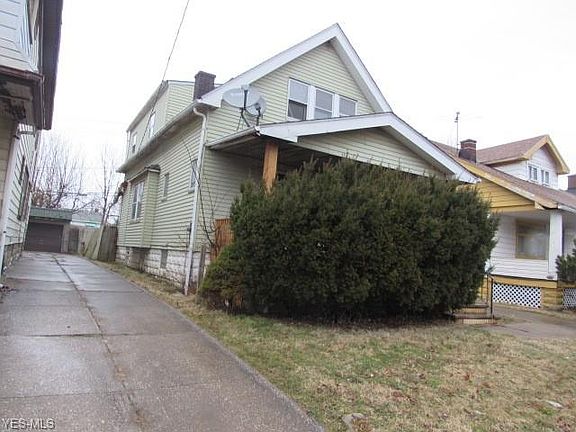 2nd image of 12009 Lenacrave Ave