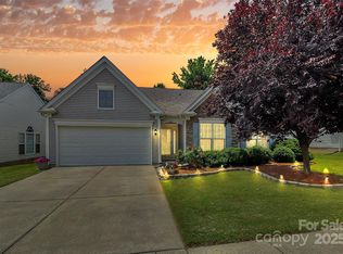 8722 Heron Glen Dr, Charlotte, NC 28269