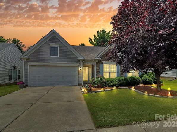 8722 Heron Glen Dr, Charlotte, NC 28269