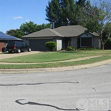 1st image of 3417 Fairmeadows Ln
