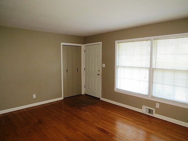 1st image of 520 Dogwood Dr