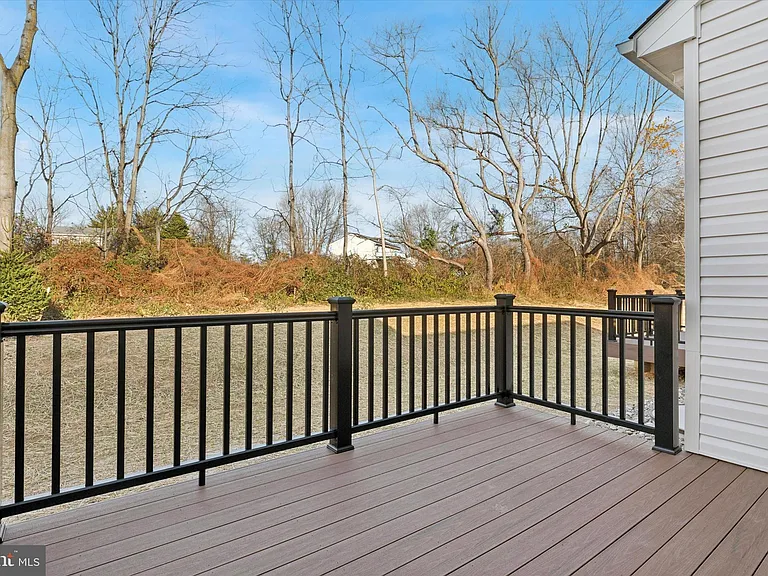 118 Silversmith Rd — Photo 18