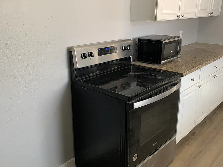 1721 Linden Ave — Photo 10