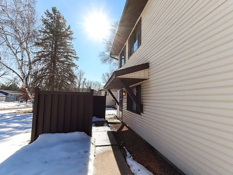 Griffin Court Apartments — Photo 22