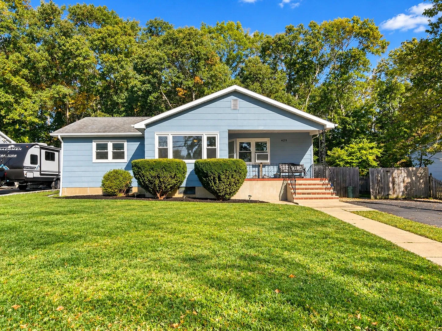 3 bed, 1188 sqft, $2,949 — Photo 3