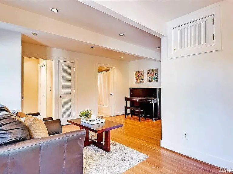 1911 11th Ave E — Photo 14