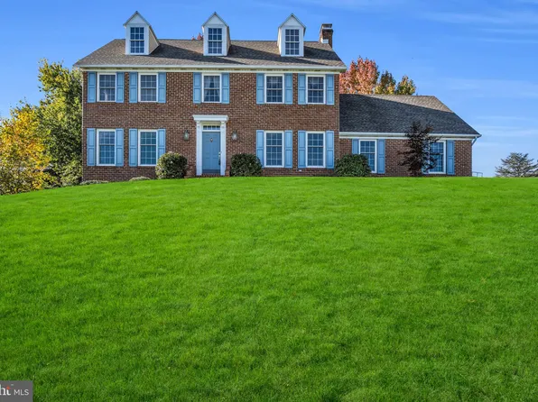 1048 Country Club Rd, Camp Hill, PA 17011