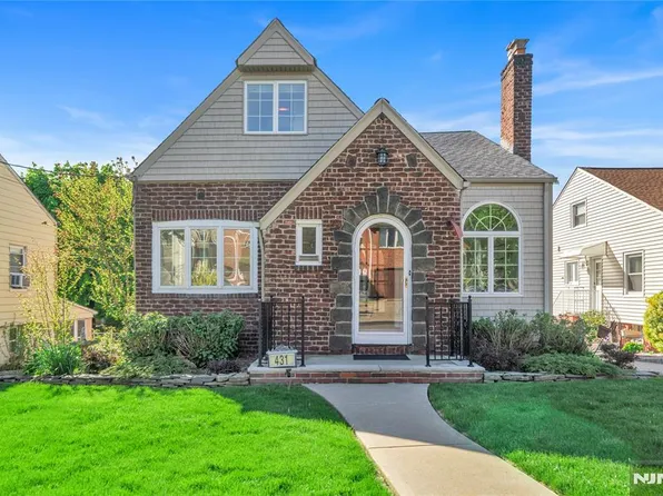 431 Van Renssalaer Ct, Ridgefield, NJ 07657