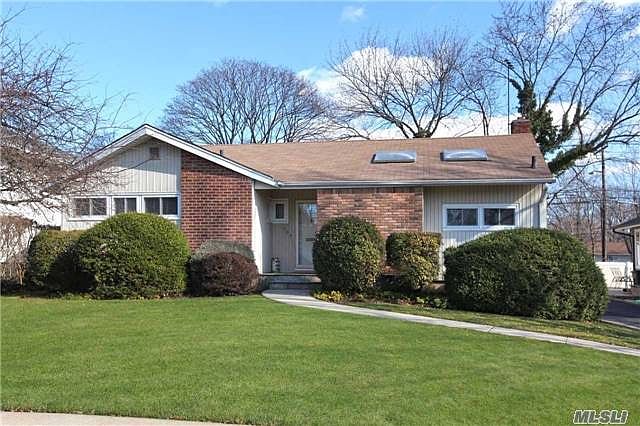 1st image of 509 Lakeville Ln