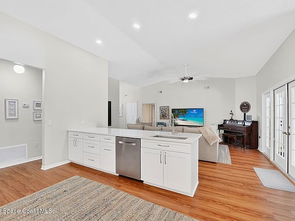 5th image of 733 Watermill Dr