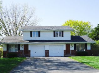 648 Crestview Dr, Seymour, WI 54165
