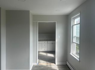 3 Marvin St APT 3A, Warwick, RI 02886