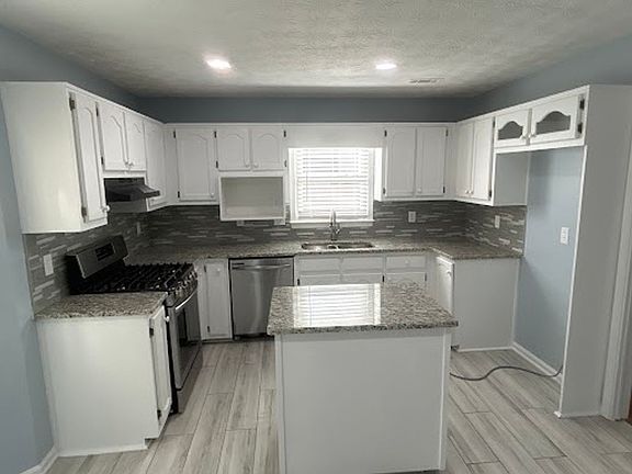 5th image of 209 Windgate Ct