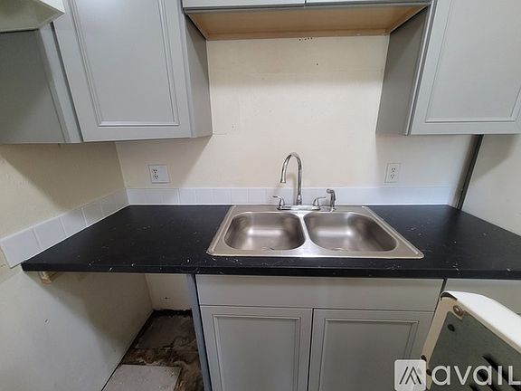 4th image of 27 NW 21st Pl #27