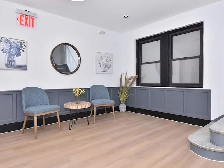 715 Portage Trl — Photo 6