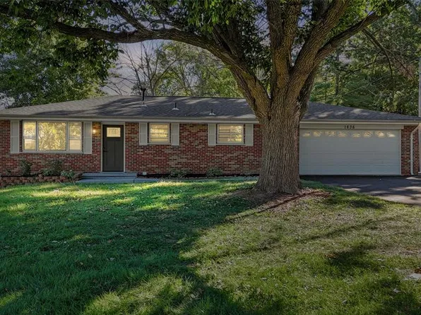 1636 Bowles Ave, Fenton, MO 63026