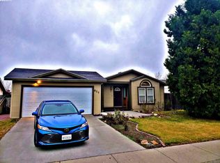 611 N Waldemar Ave, Pasco, WA 99301