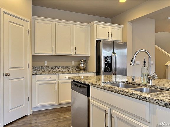 5th image of 4007 Cameron Dr NE