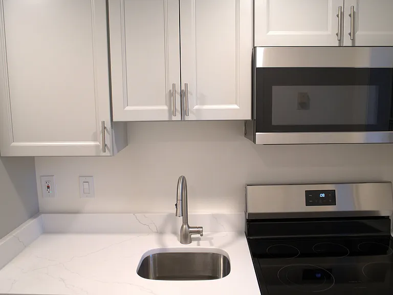 1728 N Rhodes St #281 — Photo 10