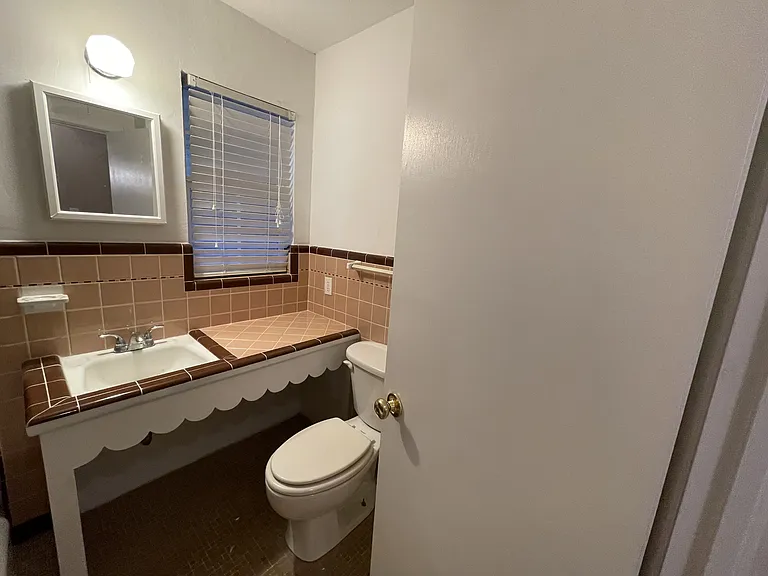 1419 Linden Dr — Photo 12