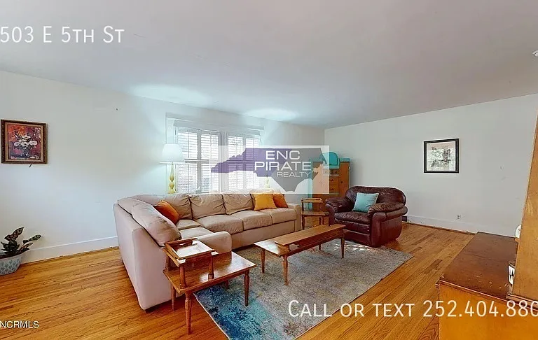 2503 E 5th St — Photo 9