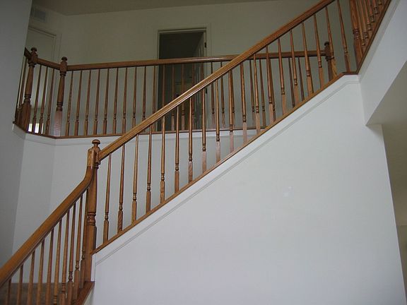 2 floor foyer upside look