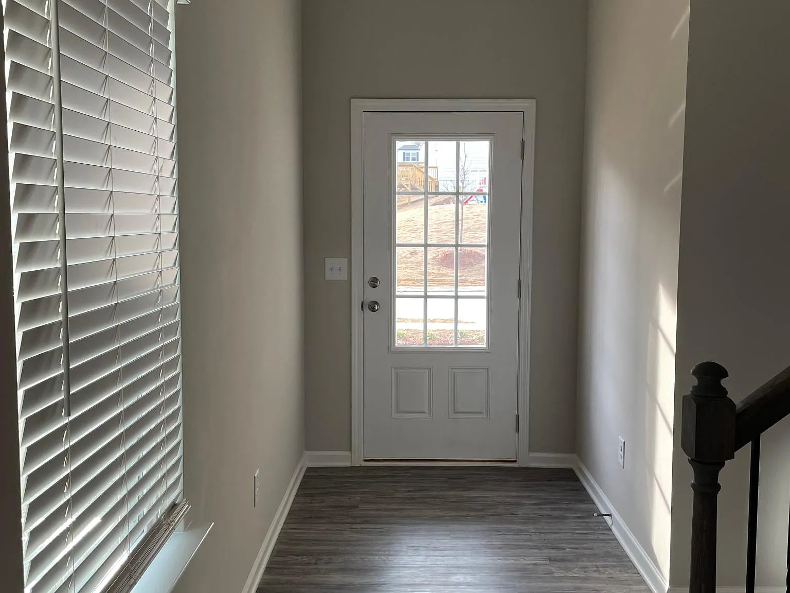 403 Colonial Walk — Photo 4