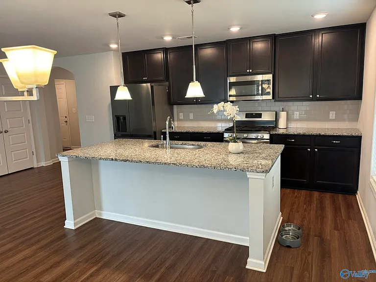 227 Shubert Dr — Photo 4