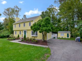 11 W Meadow Rd, Ofallon, NY 10526