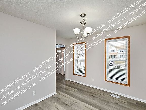 4th image of 1913 NW Pleasant St