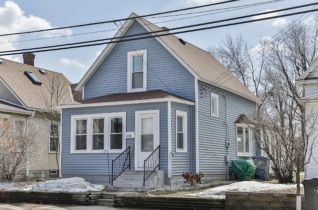 1st image of 618 20th Ave NE