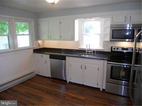 5th image of 3714 Louanna Ave