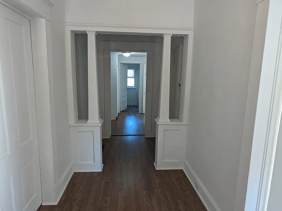 1446 N Main St