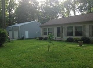 1317 N Humpty Dumpty Rd, Coal City, IN 47427