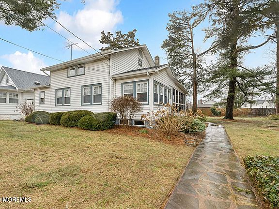 2nd image of 1118 Oakland Street