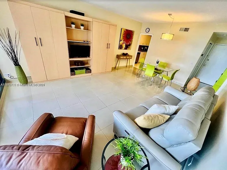 3505 S Ocean Dr #911 — Photo 6