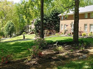 462 Windsor Park Rd, Kernersville, NC 27284
