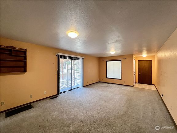 5th image of 614 E Hannan Street
