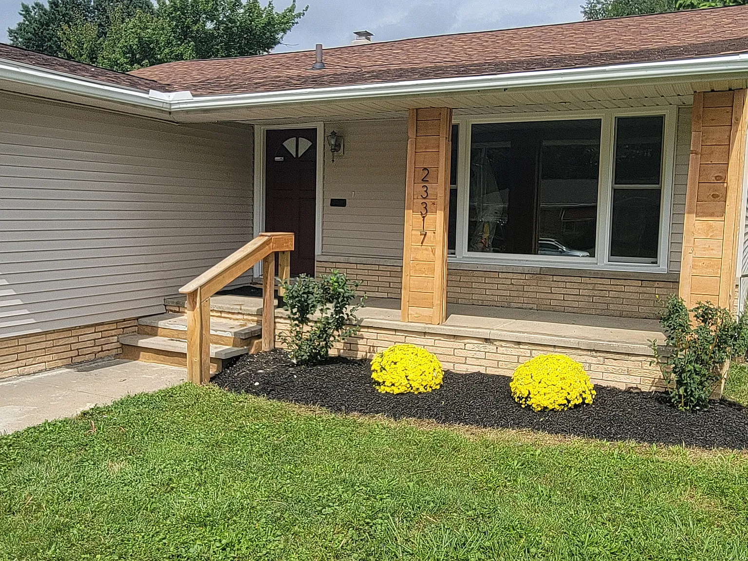 3 bed, 2.5 bath, 1320 sqft, $1,600 — Photo 2